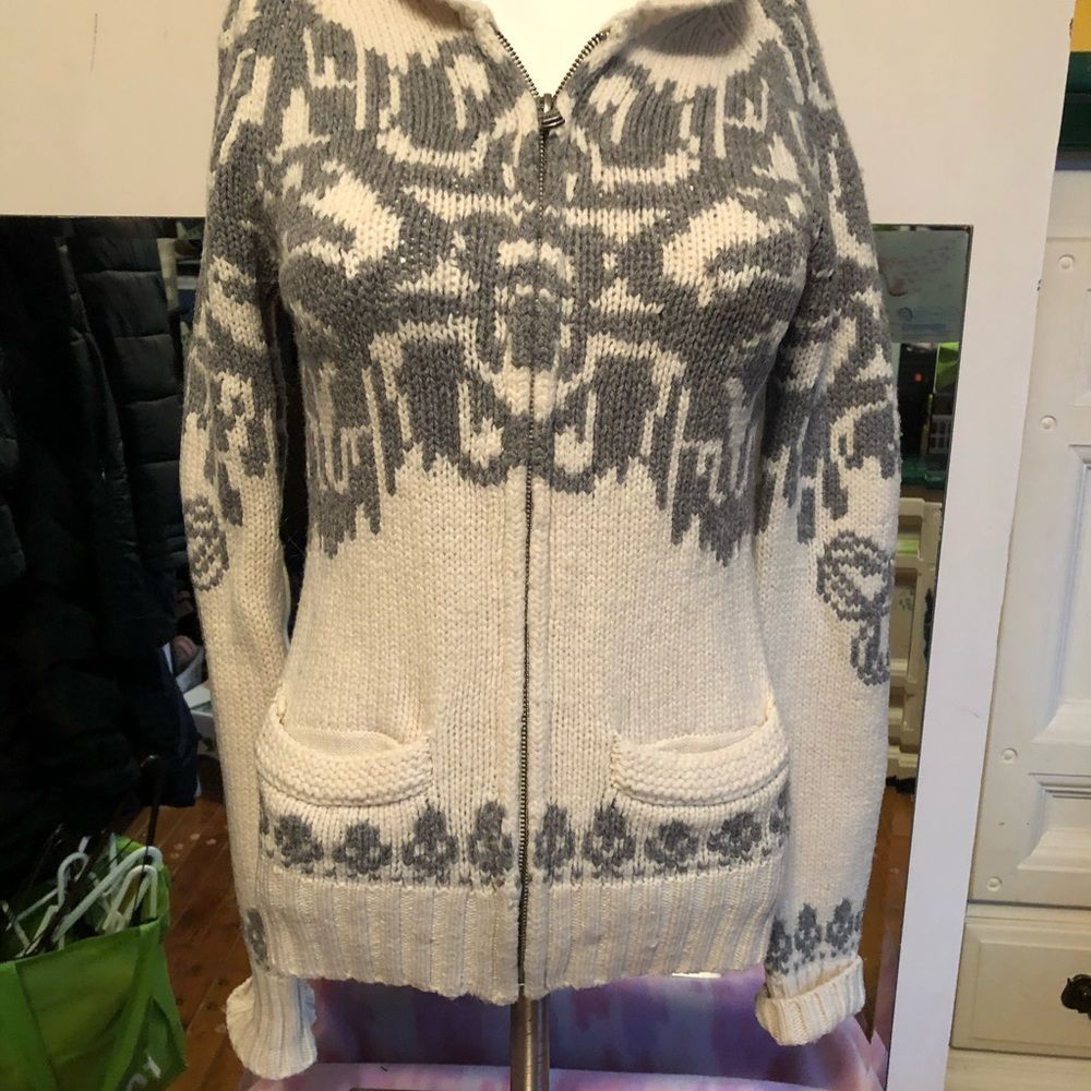 TNA sweater white and grey size Small